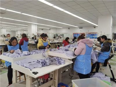 訂單激增，梁平服飾企業(yè)開足馬力忙生產(chǎn)